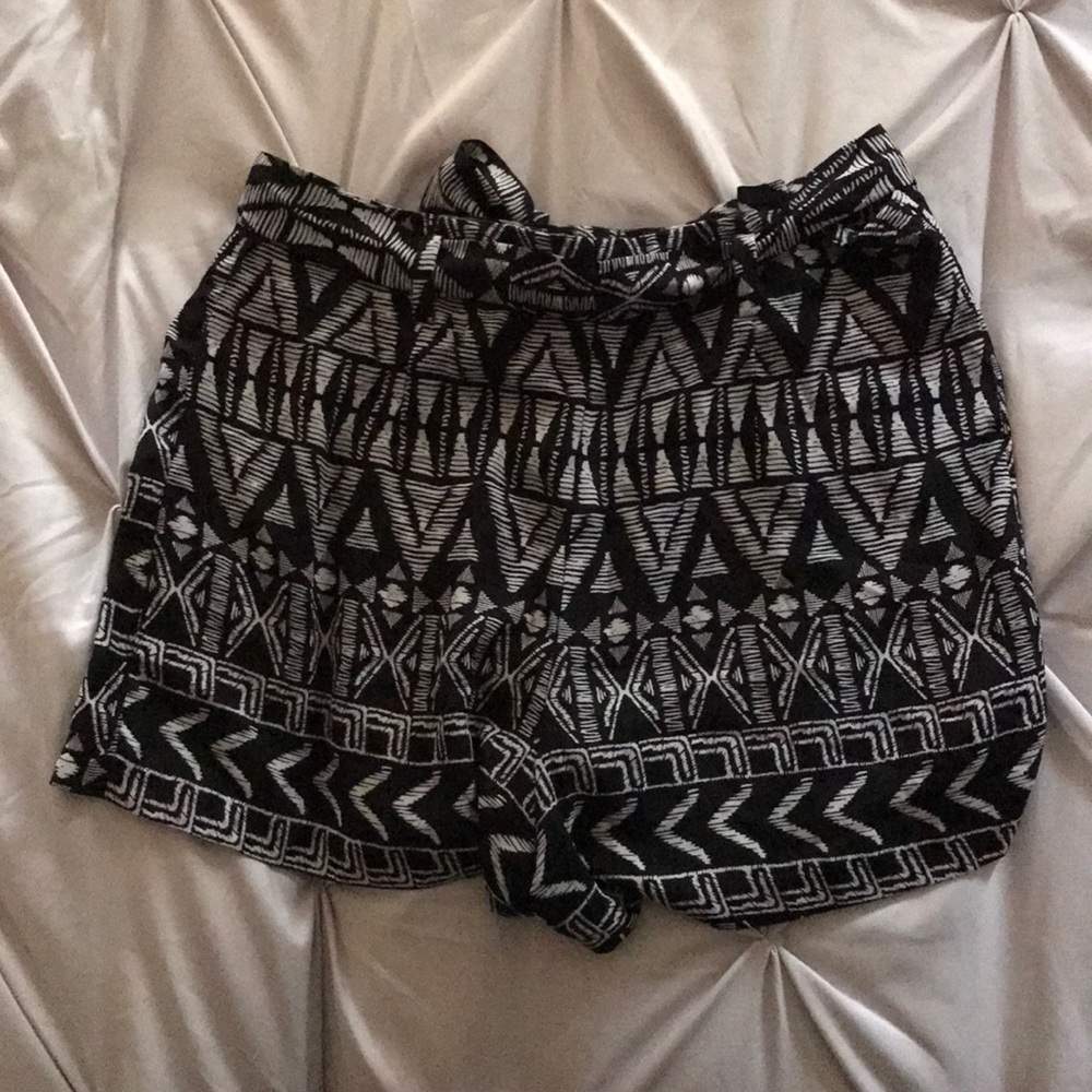 Monteau Shorts Size Large - Picture 5 of 5